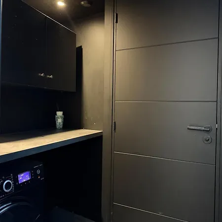 Capsule Candy - Piscine A Boules - Cinema Prive *